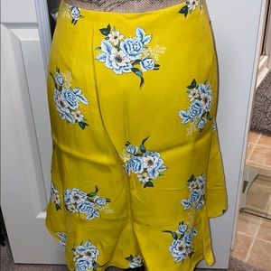 New Beautiful Yellow Loft Skirt